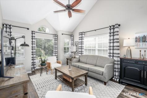 212 Algonquin Trail Trumbull CT 06611