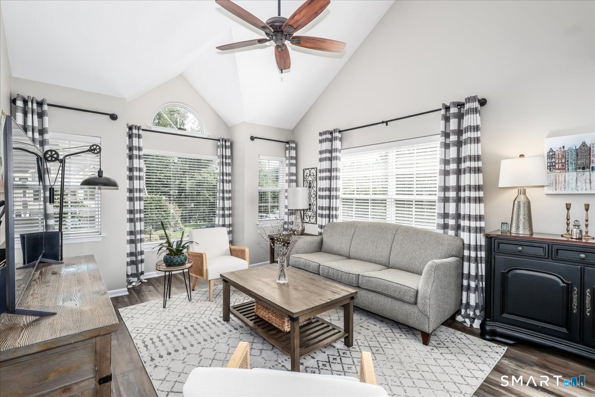 212 Algonquin Trail Trumbull CT 06611