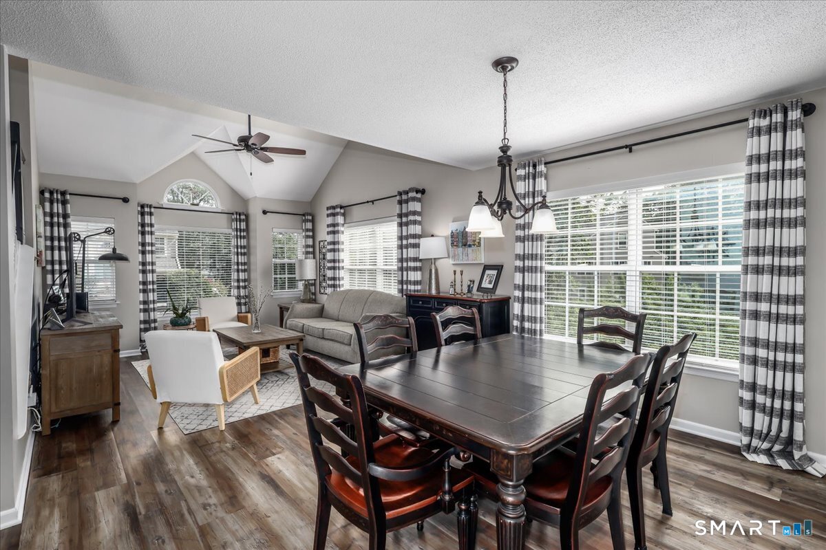 212 Algonquin Trail Trumbull CT 06611