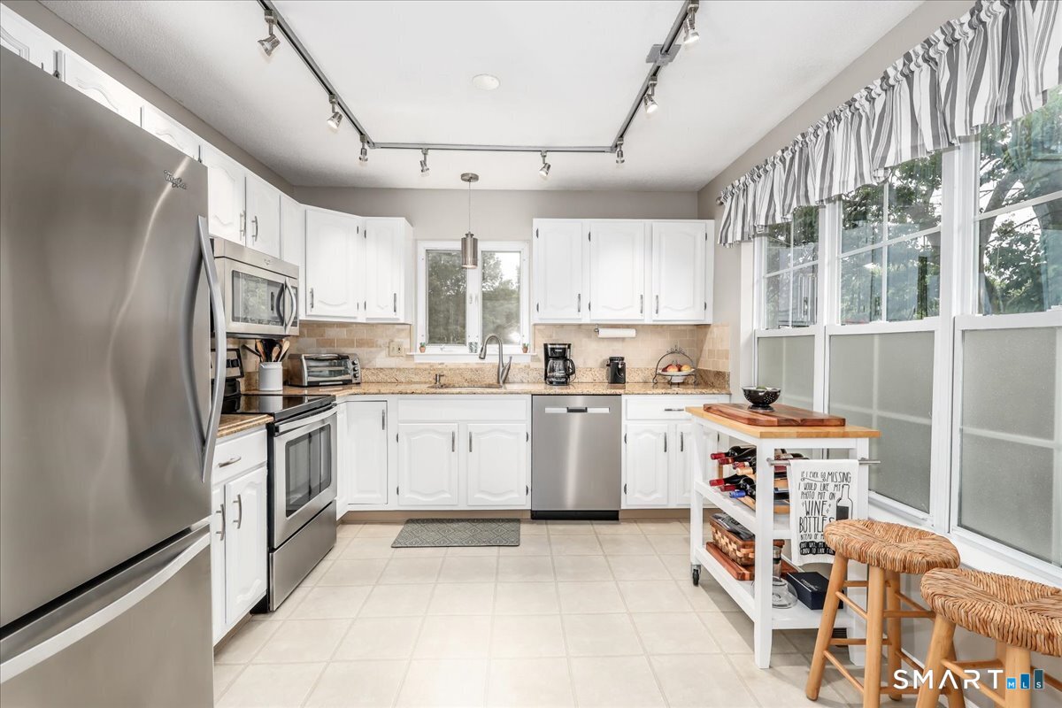 212 Algonquin Trail Trumbull CT 06611