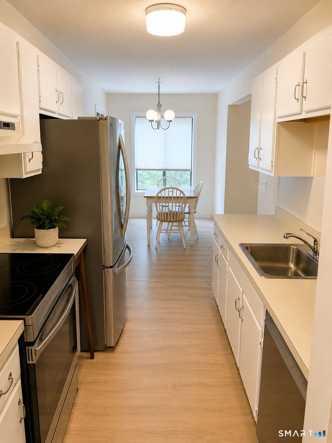 40 Woodsedge Drive Newington CT 06111