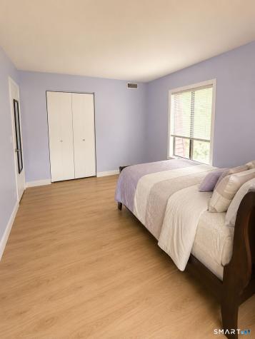 40 Woodsedge Drive Newington CT 06111