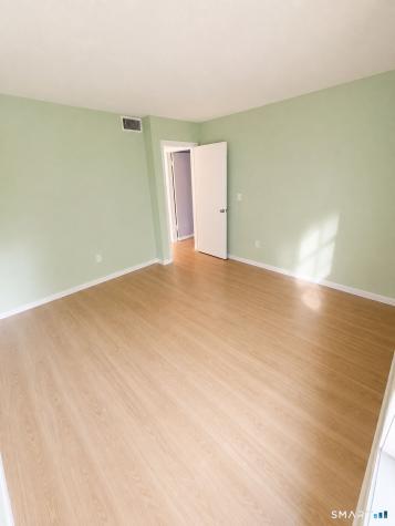 40 Woodsedge Drive Newington CT 06111