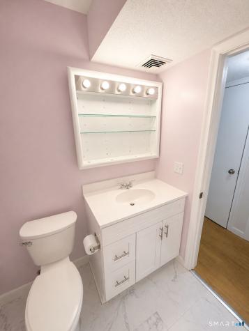 40 Woodsedge Drive Newington CT 06111