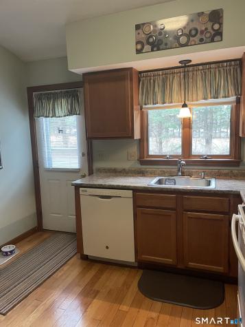 102 North Maple Street Enfield CT 06082