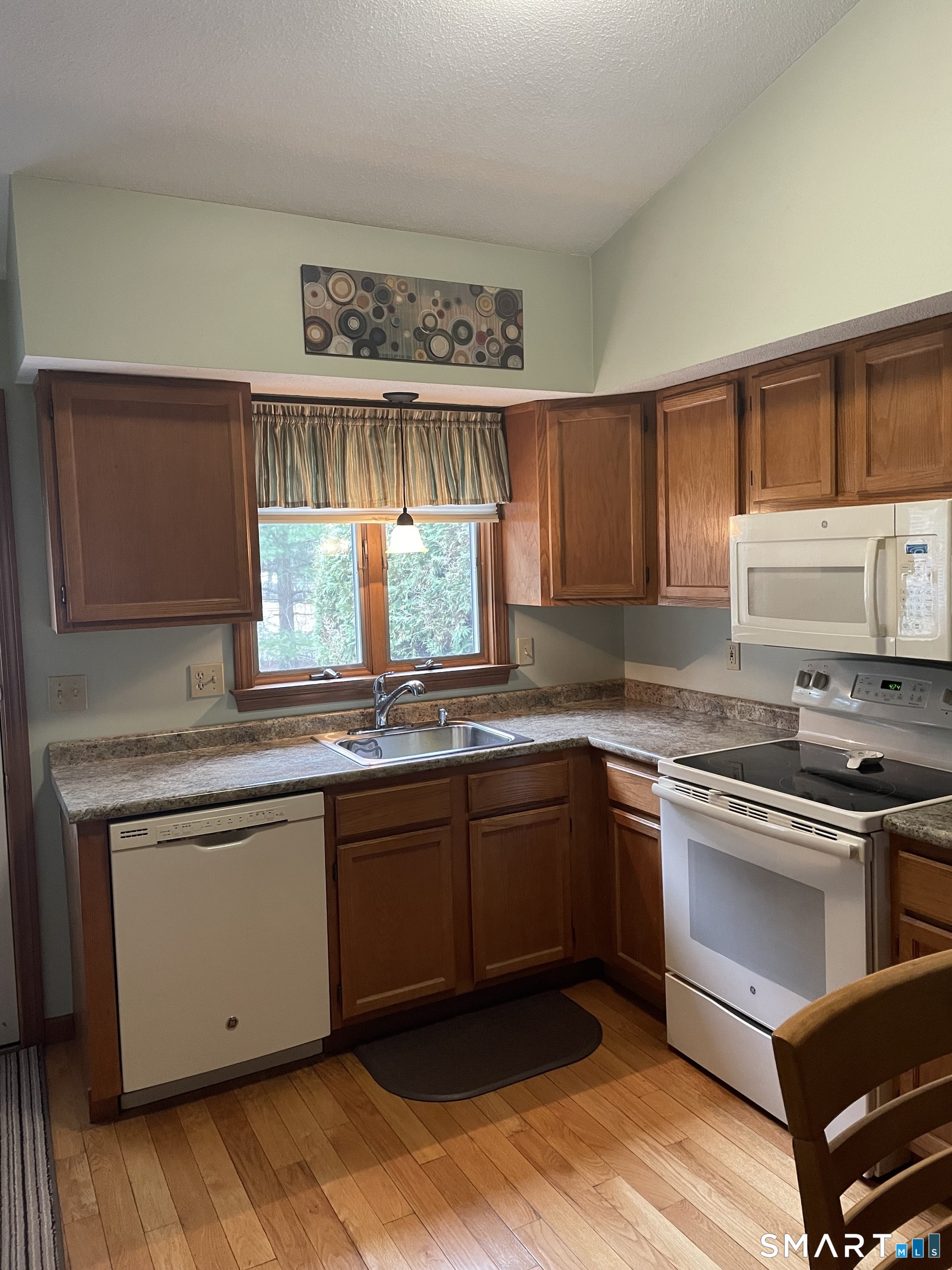 102 North Maple Street Enfield CT 06082