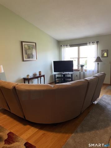 102 North Maple Street Enfield CT 06082