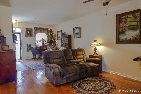 18 Last Leaf Circle Windsor CT 06095