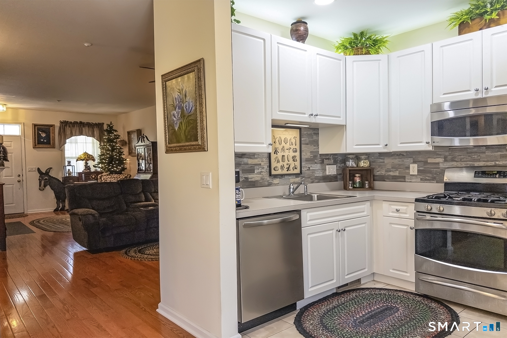 18 Last Leaf Circle Windsor CT 06095