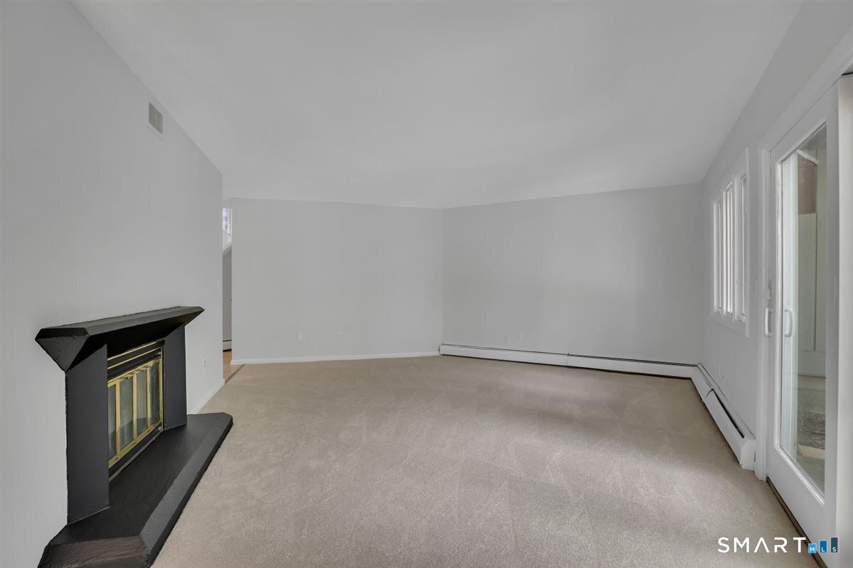 8 Lyle Court Farmington CT 06032