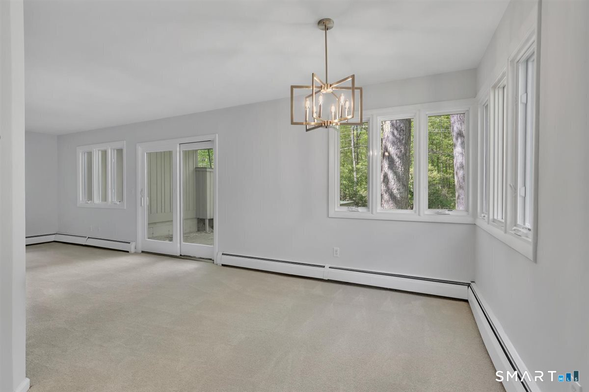 8 Lyle Court Farmington CT 06032