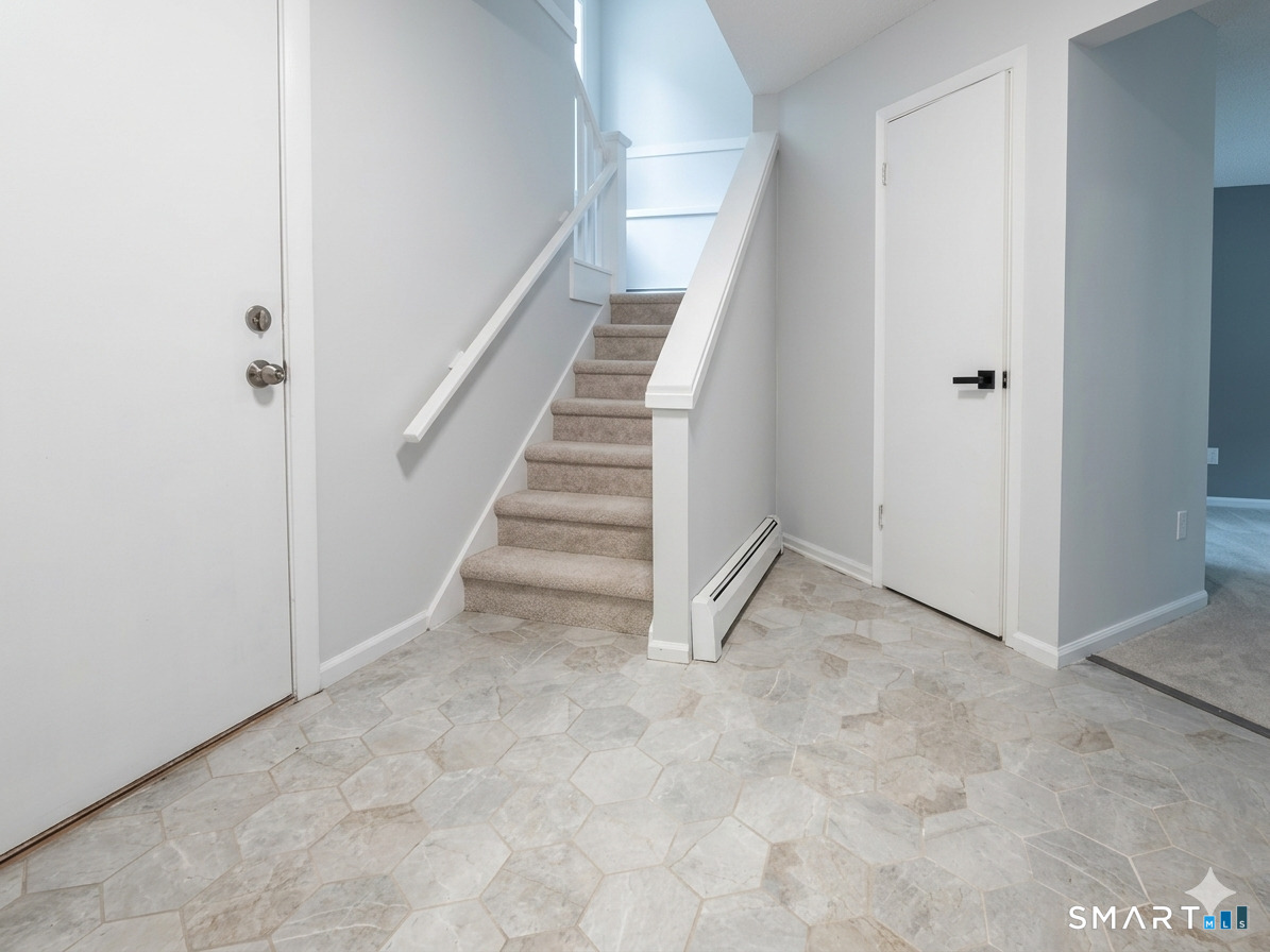 8 Lyle Court Farmington CT 06032