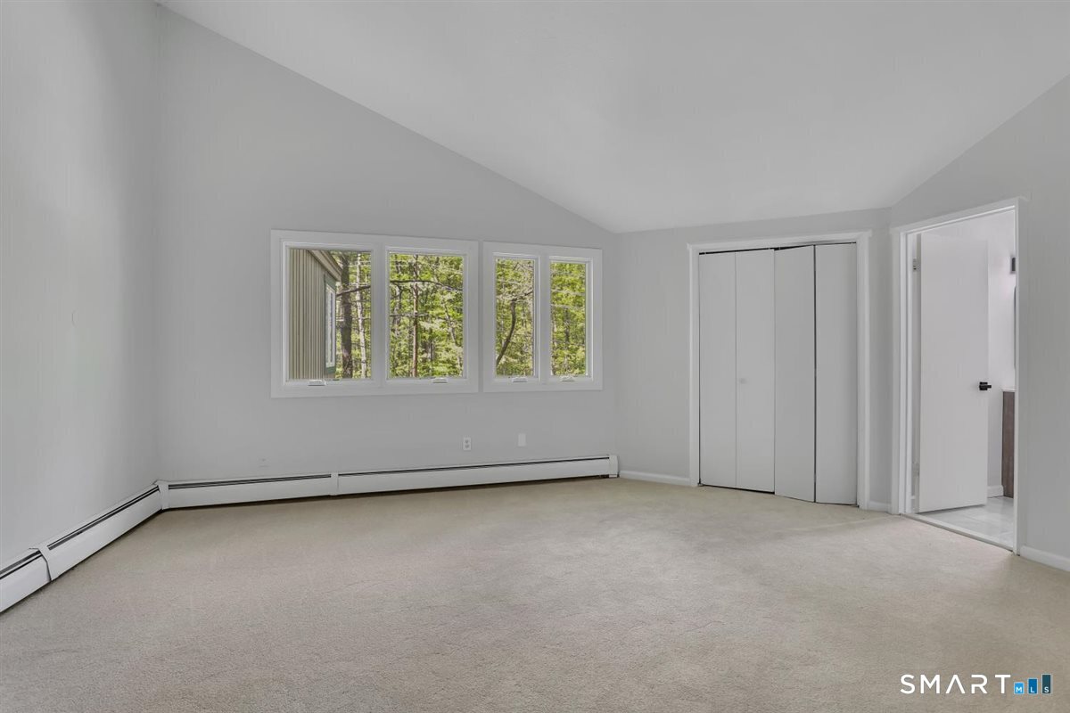 8 Lyle Court Farmington CT 06032