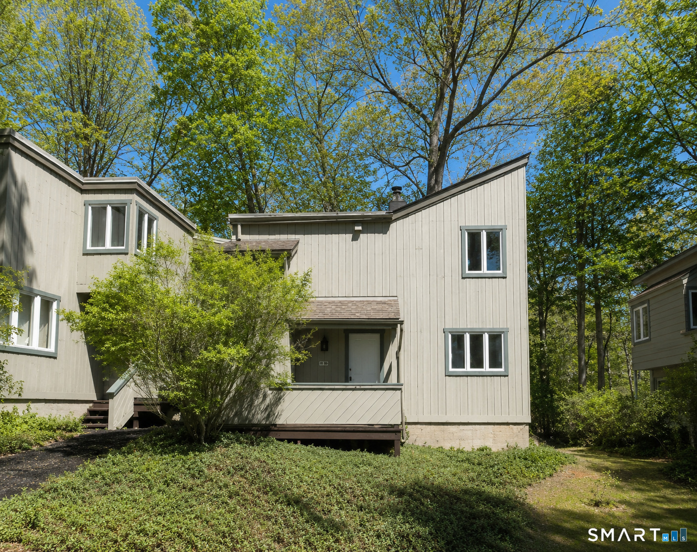 8 Lyle Court Farmington CT 06032