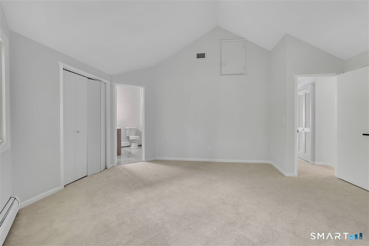 8 Lyle Court Farmington CT 06032