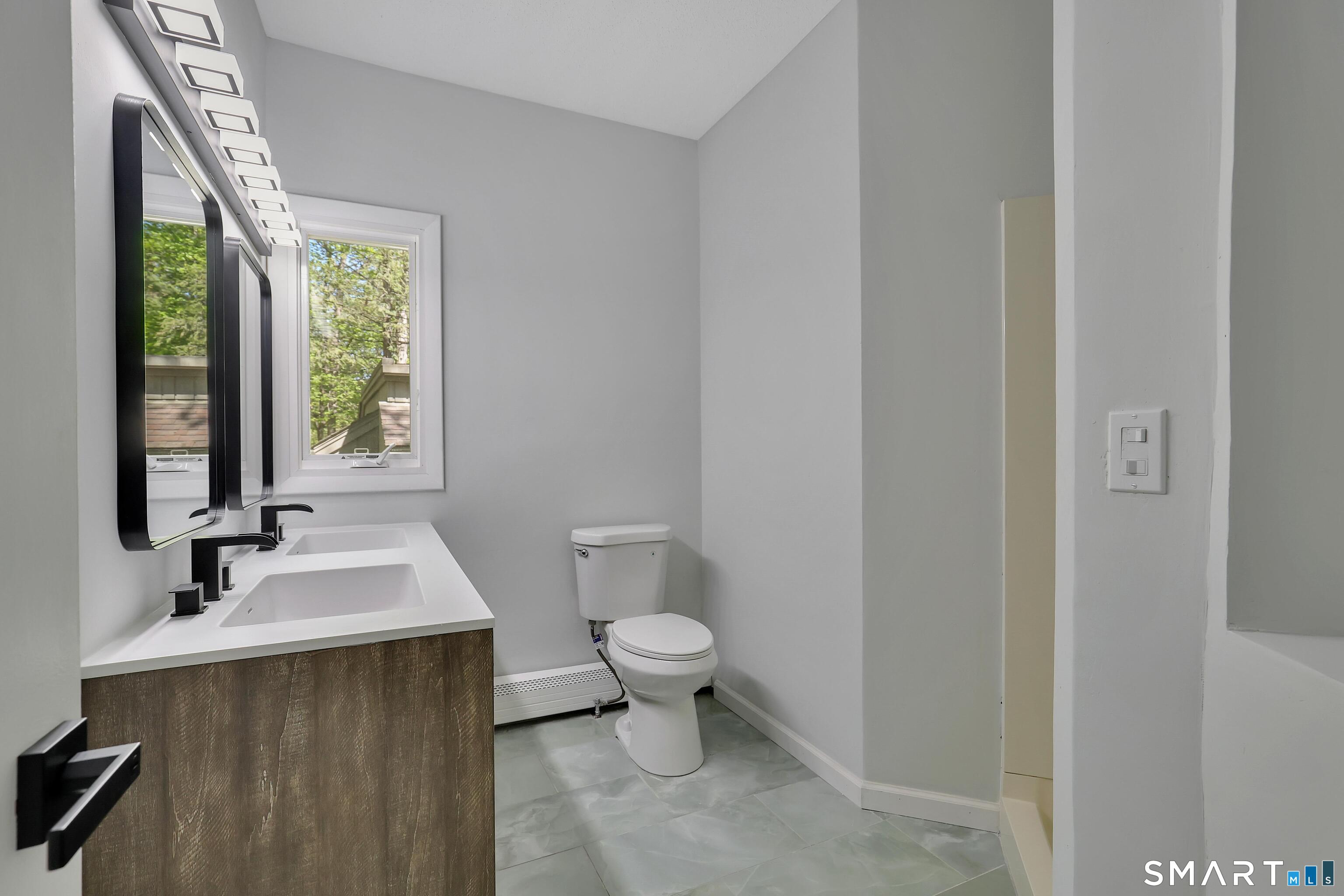 8 Lyle Court Farmington CT 06032