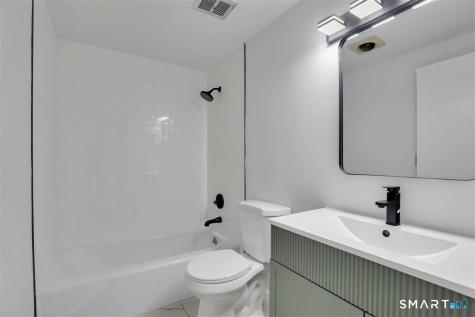 8 Lyle Court Farmington CT 06032