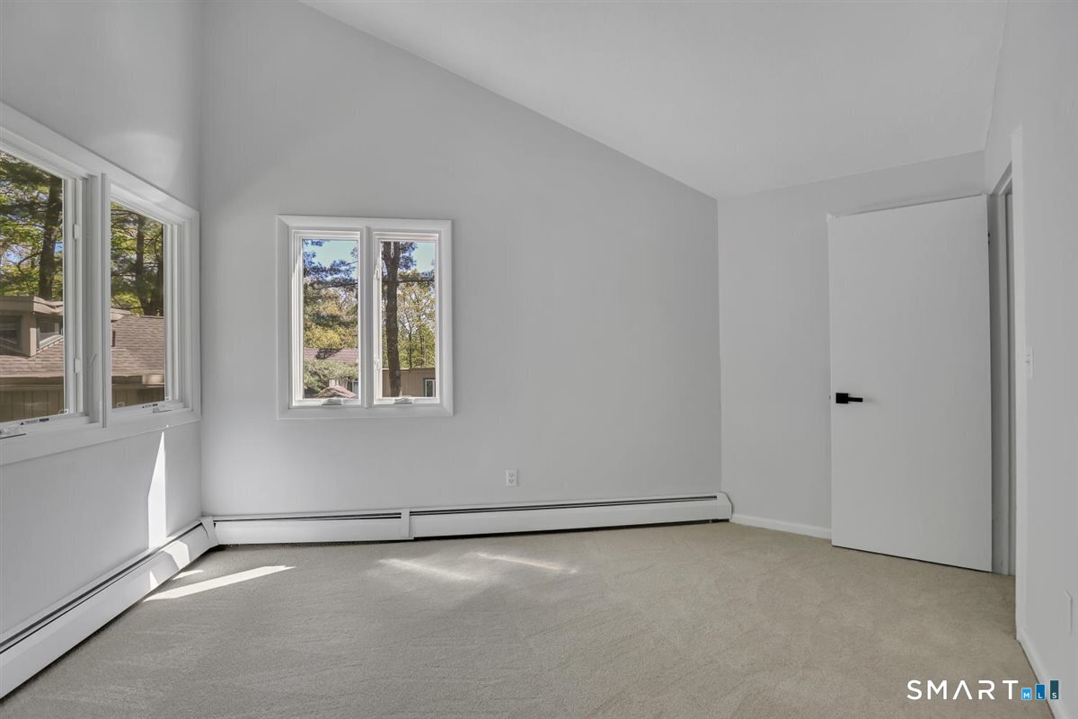 8 Lyle Court Farmington CT 06032