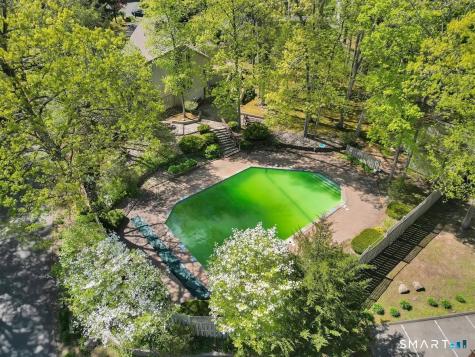 8 Lyle Court Farmington CT 06032