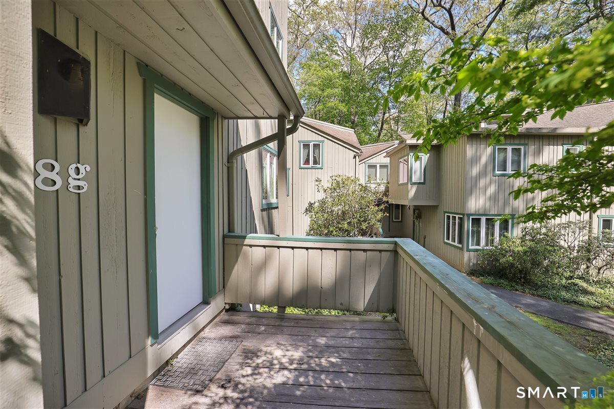 8 Lyle Court Farmington CT 06032