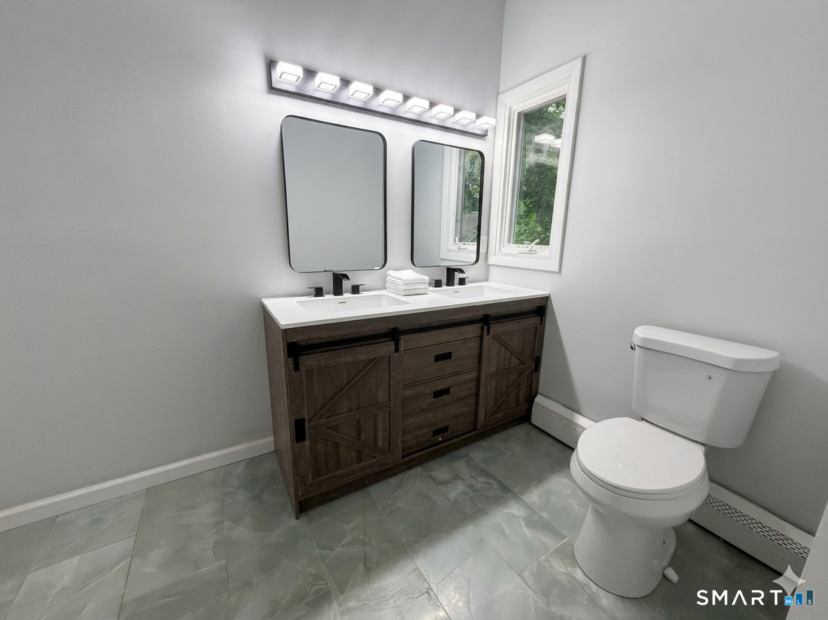 8 Lyle Court Farmington CT 06032