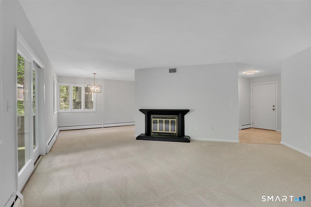 8 Lyle Court Farmington CT 06032