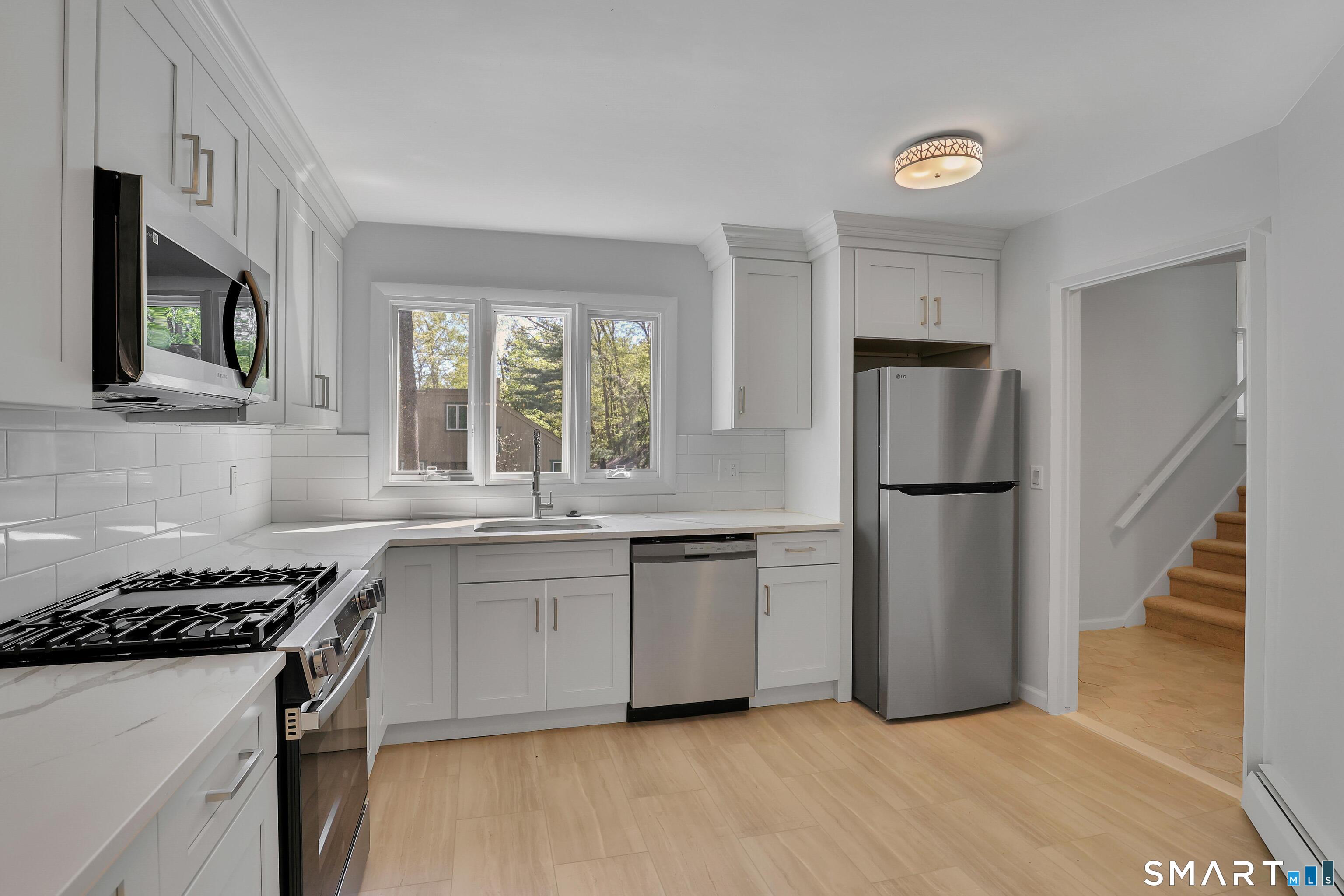 8 Lyle Court Farmington CT 06032