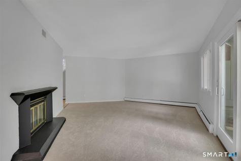 8 Lyle Court Farmington CT 06032