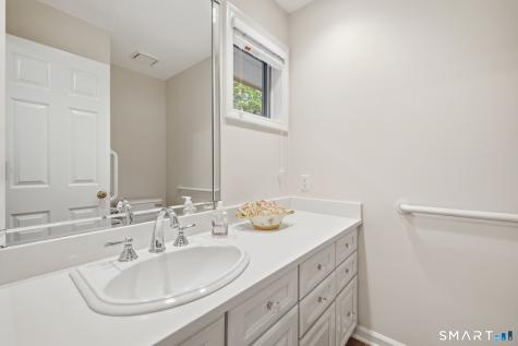 4 Biltmore Park Bloomfield CT 06002