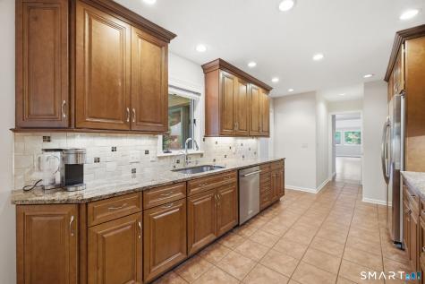 4 Biltmore Park Bloomfield CT 06002