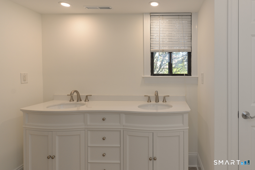 281 Heritage Village Southbury CT 06488