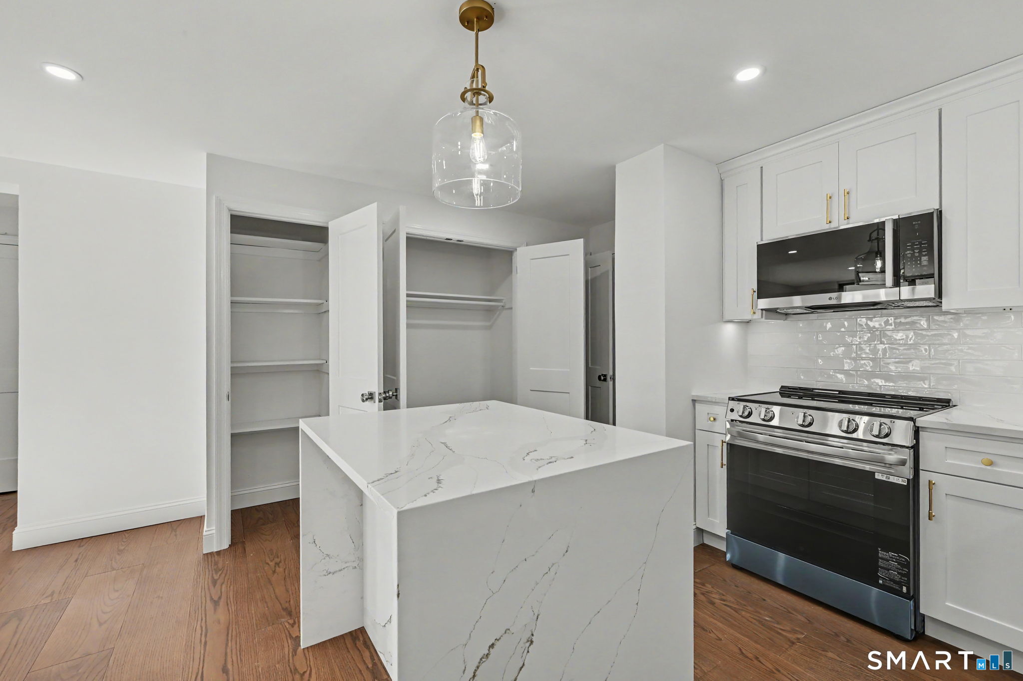Greenwich CT, 1525 East Putnam Avenue, Unit 206