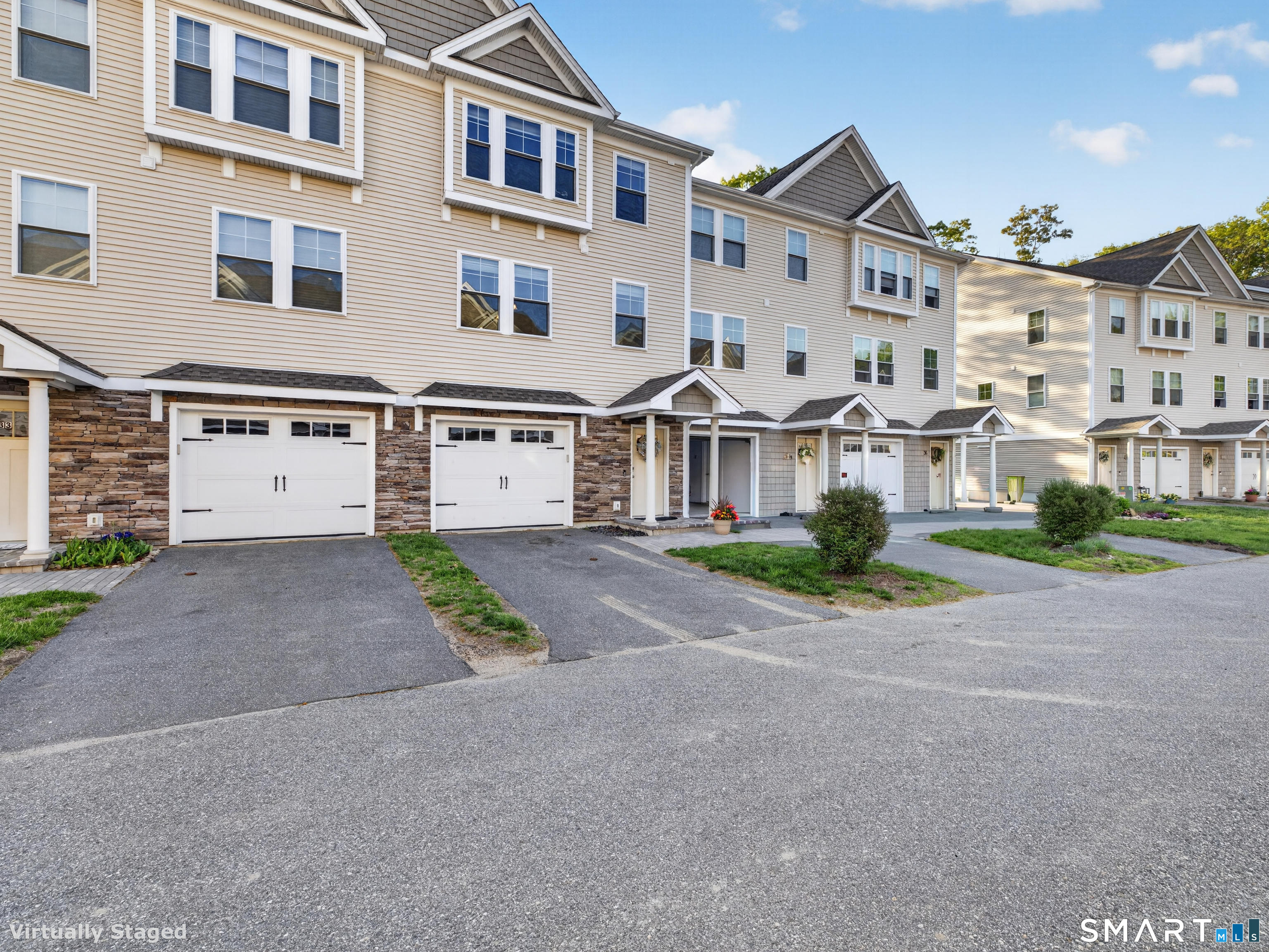 34 Village Crossing East Lyme CT 06357