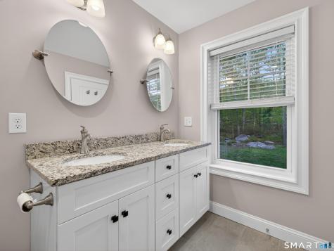34 Village Crossing East Lyme CT 06357