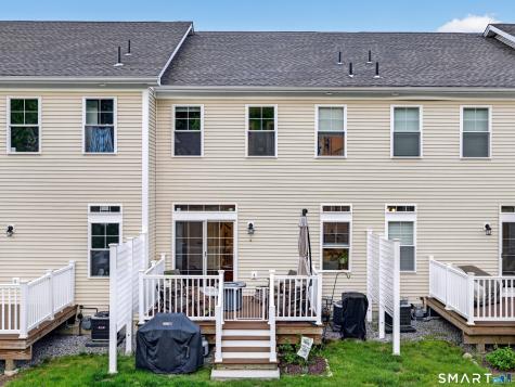 34 Village Crossing East Lyme CT 06357