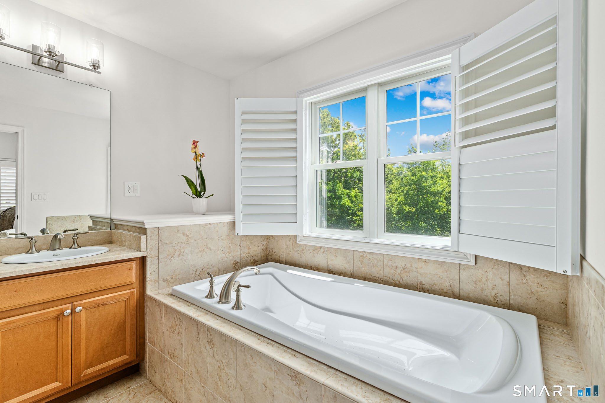 53 Carnoustie Circle Bloomfield CT 06002