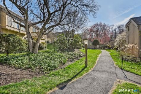 29 Heritage Village Southbury CT 06488