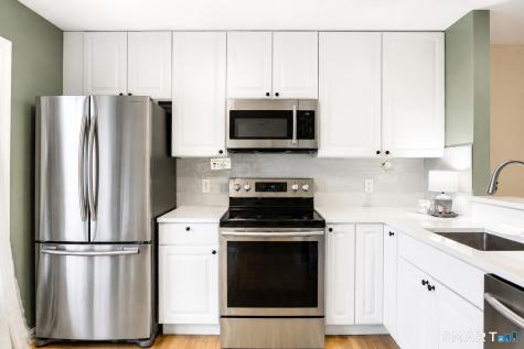 102 Foxbridge Village Road Branford CT 06405