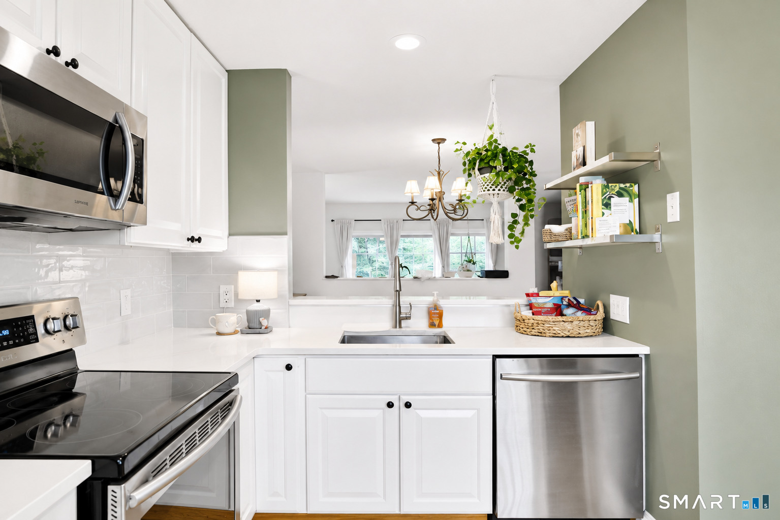 102 Foxbridge Village Road Branford CT 06405