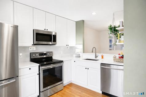 102 Foxbridge Village Road Branford CT 06405