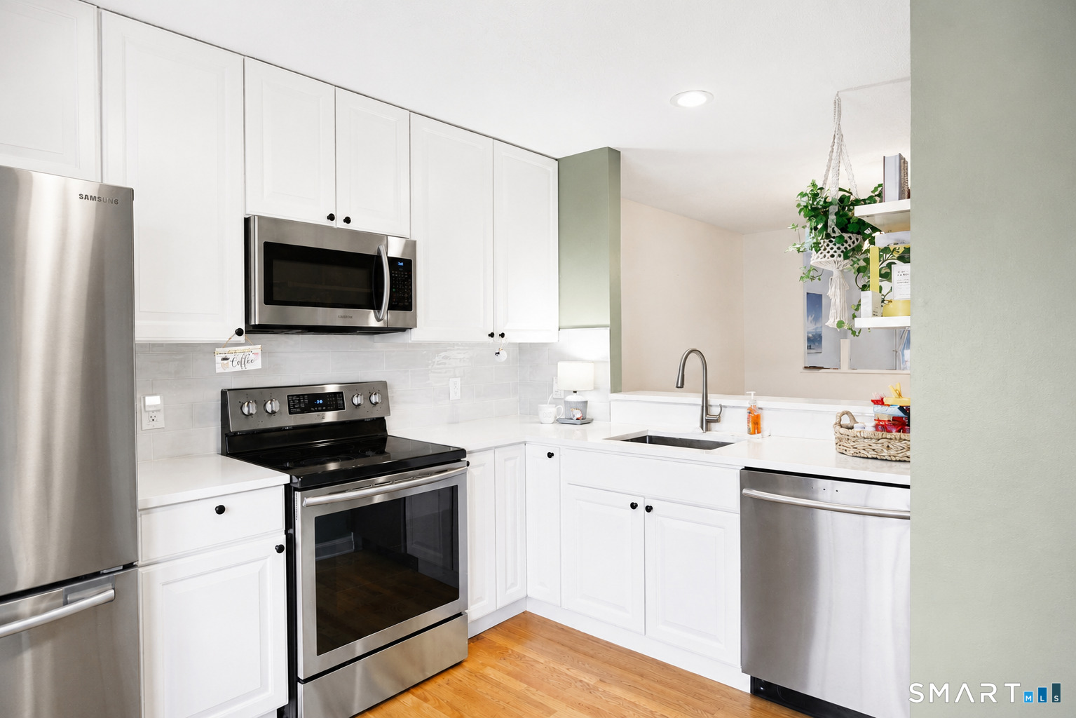102 Foxbridge Village Road Branford CT 06405