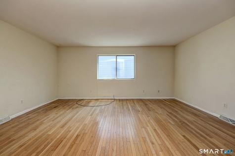 10 Hawthorne Avenue Derby CT 06418