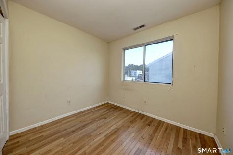 10 Hawthorne Avenue Derby CT 06418