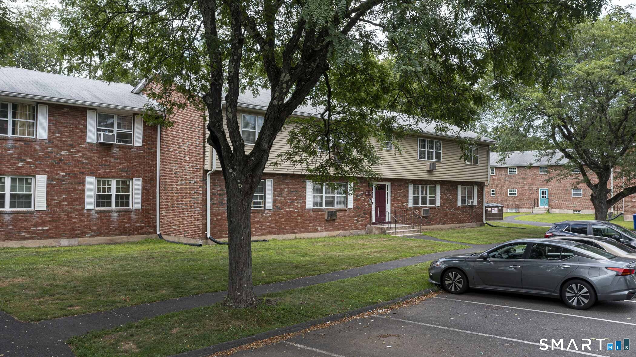 1087 Blue Hills Avenue Bloomfield CT 06002
