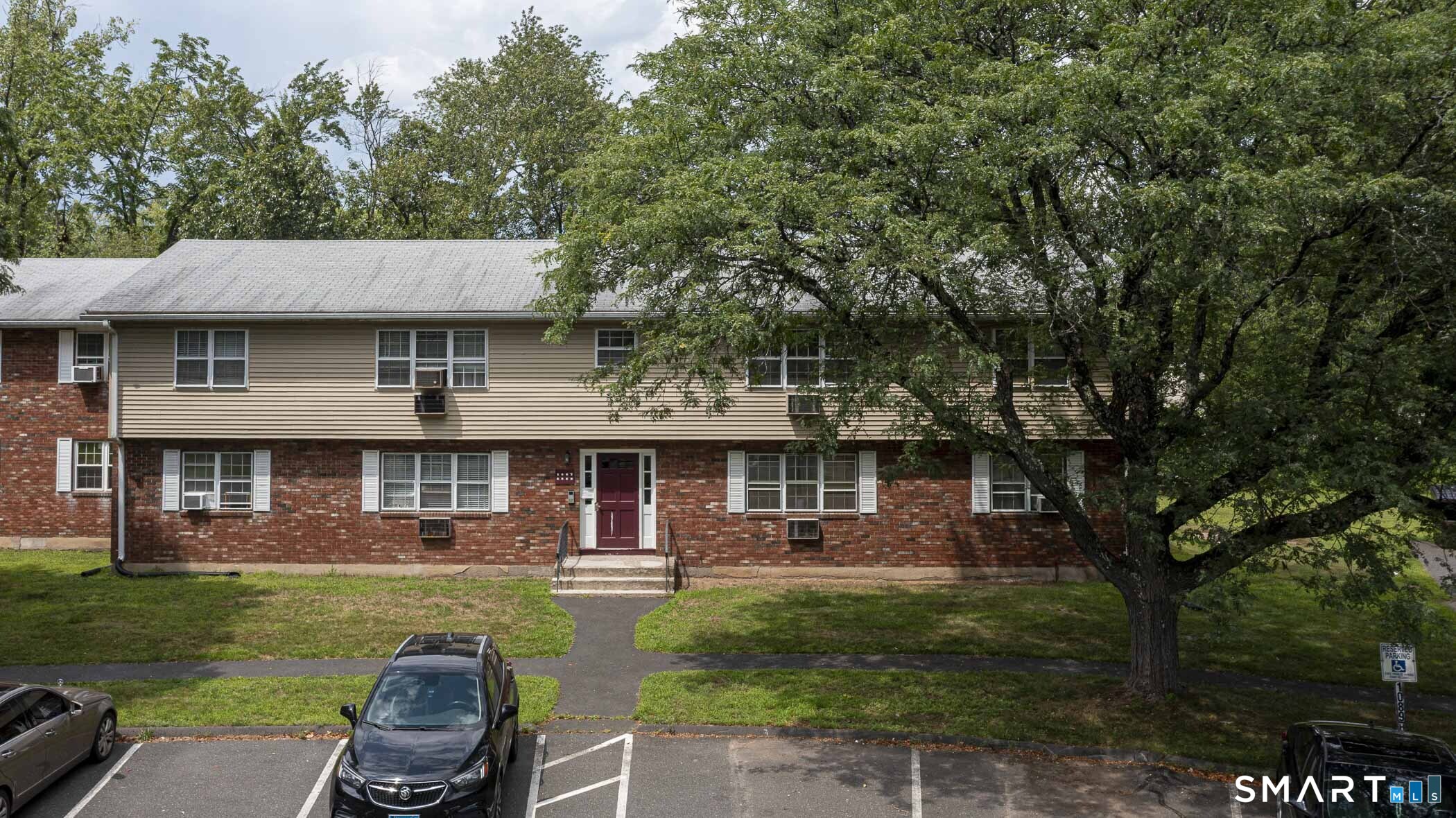 1087 Blue Hills Avenue Bloomfield CT 06002