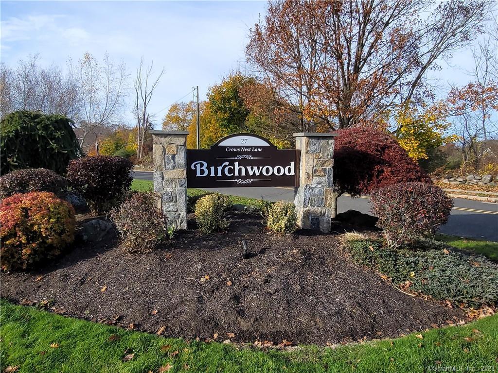 27 Crows Nest Lane Danbury CT 06810