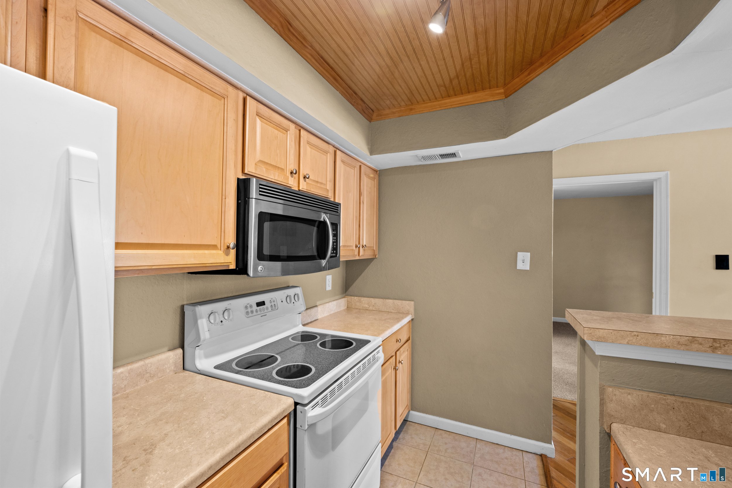 87 Leafwood Lane Groton CT 06340