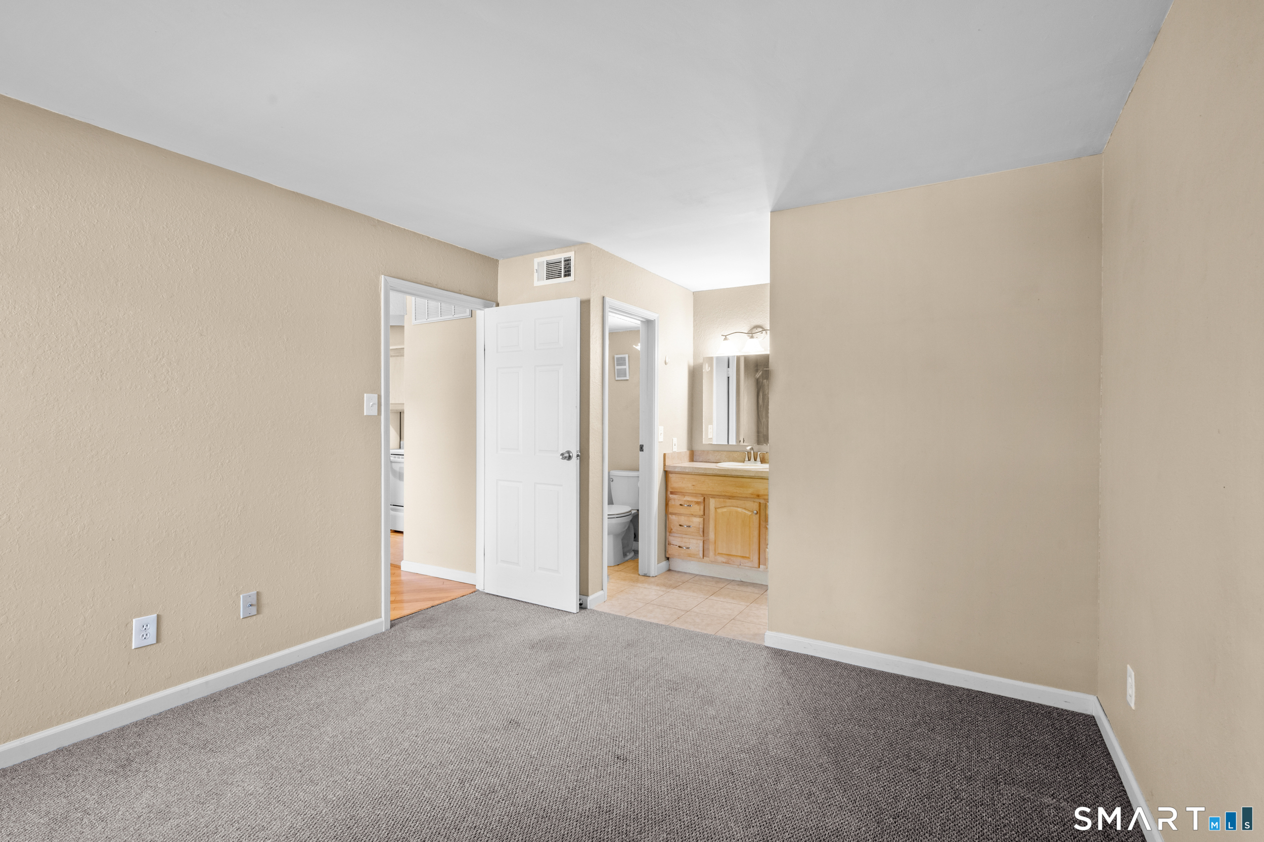 87 Leafwood Lane Groton CT 06340