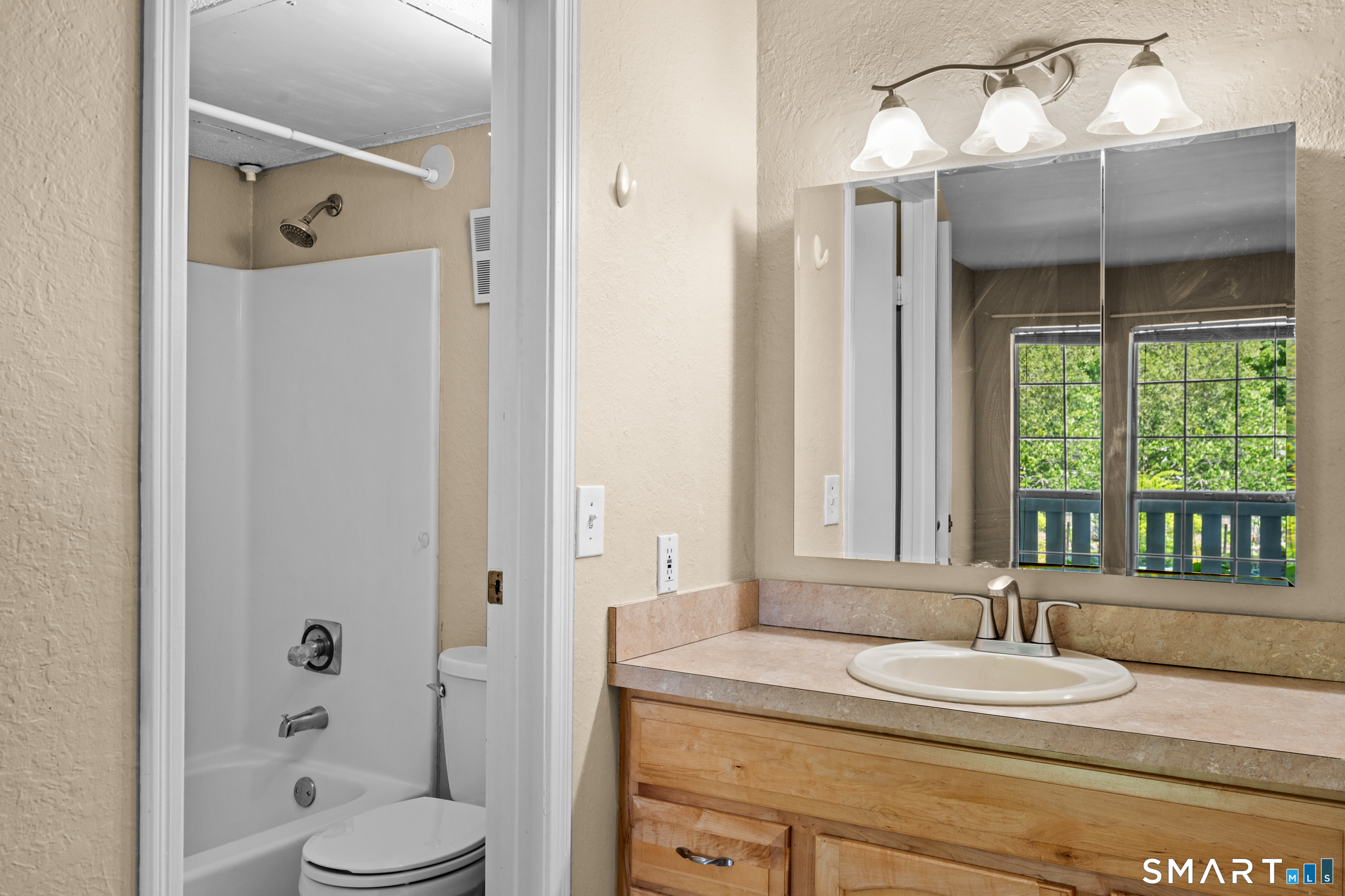 87 Leafwood Lane Groton CT 06340