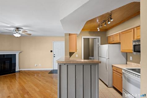 87 Leafwood Lane Groton CT 06340